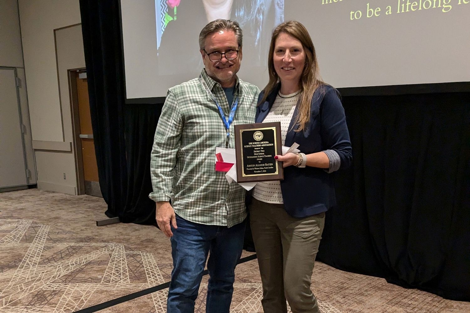 Ashton Allgood-Batten ’11M has received the North Carolina Science, Mathematics and Technology Education (SMT) Center’s 2025 Outstanding 9-16 Educator Award. 