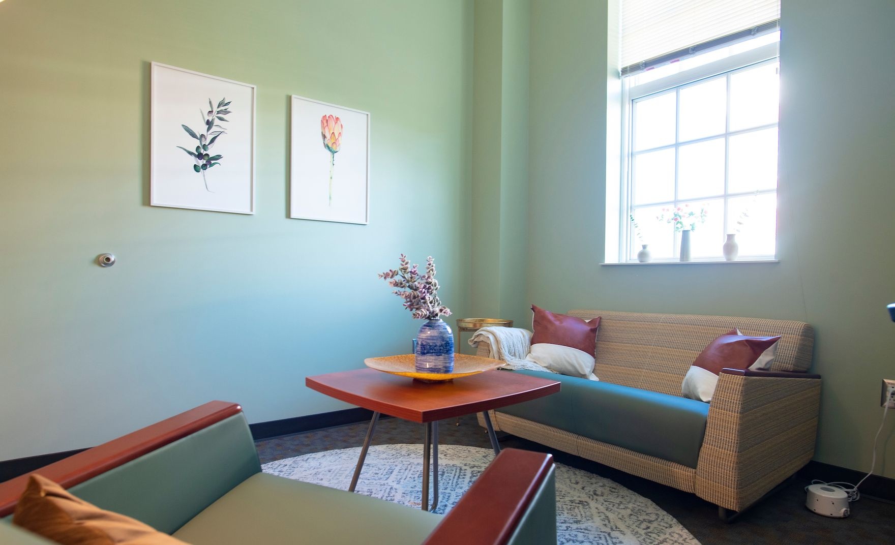 GPAC room with green walls