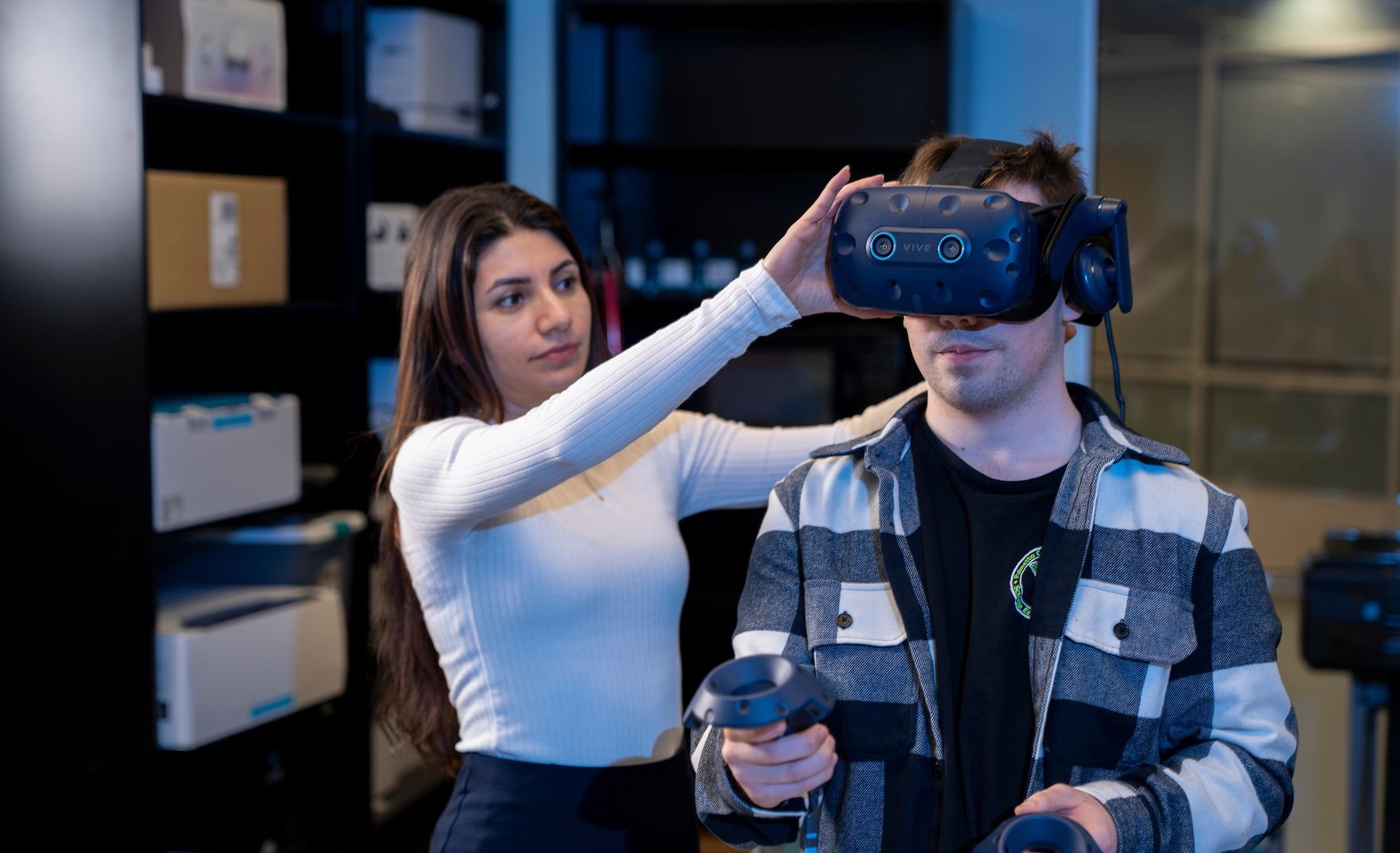 Student wearing vive headset