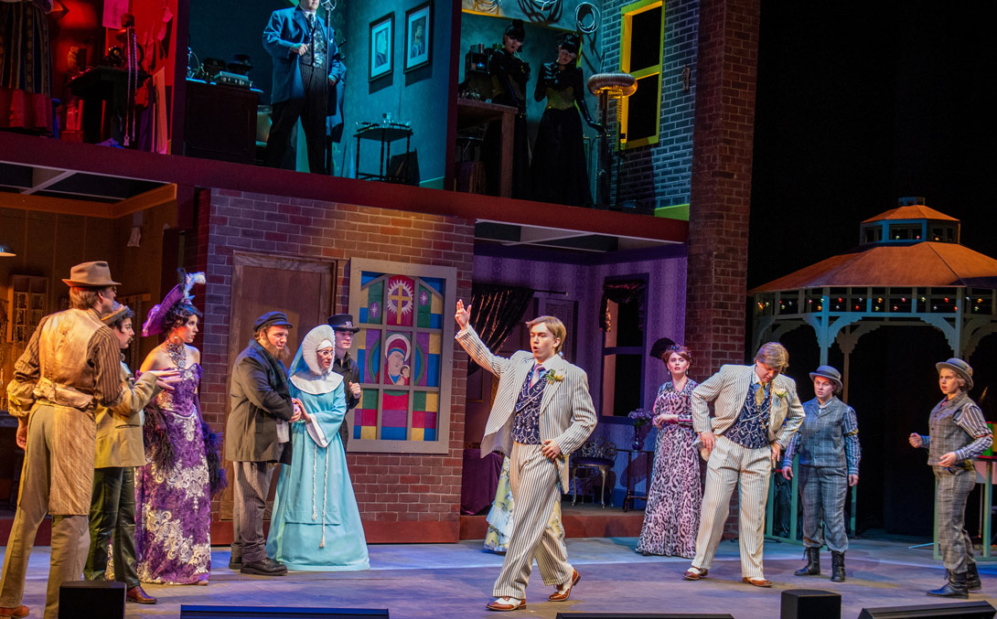 students in UNCW Library learn how to use a 3-d printer.