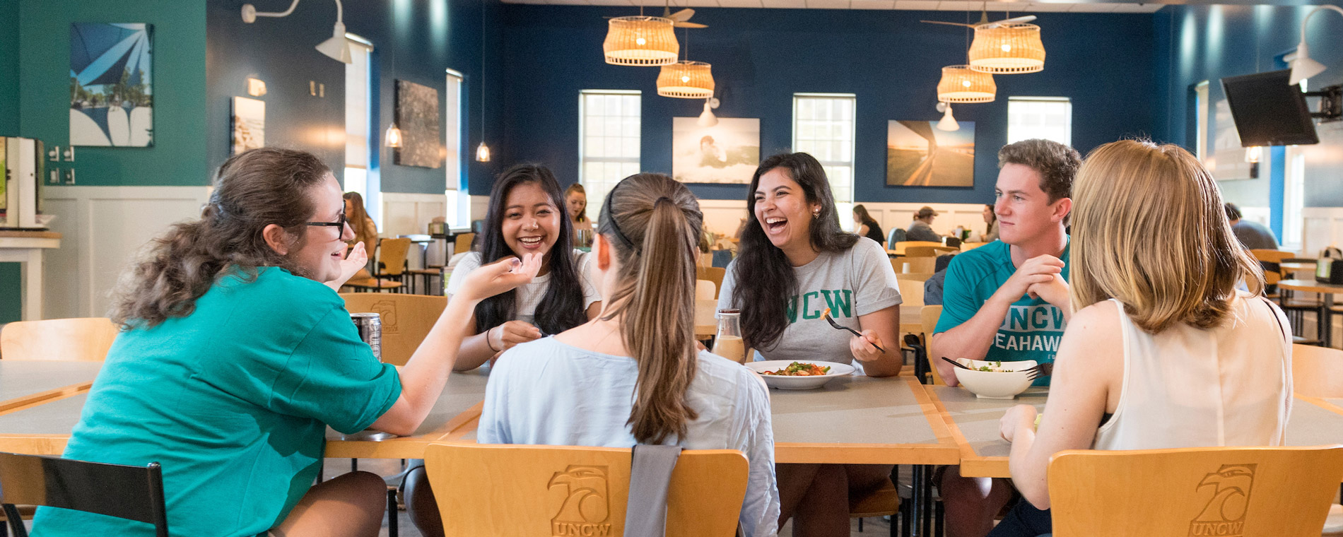 Students dining together at Wagoner hall
