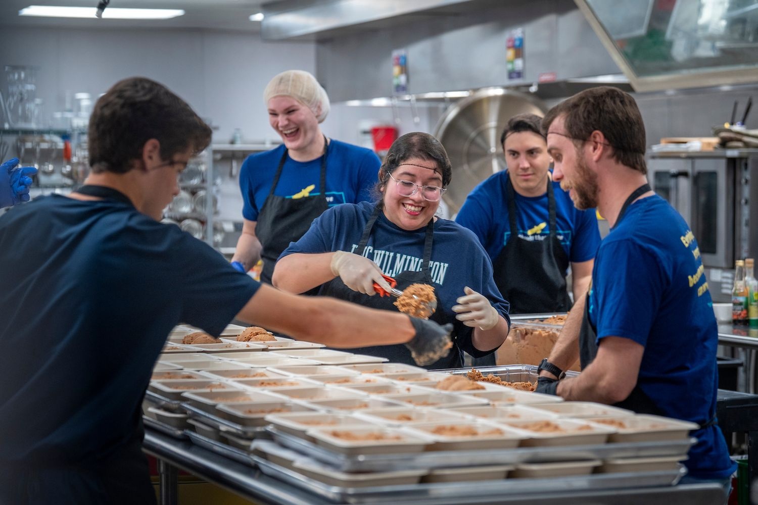 Uncw staff volunteering at the food bank 
