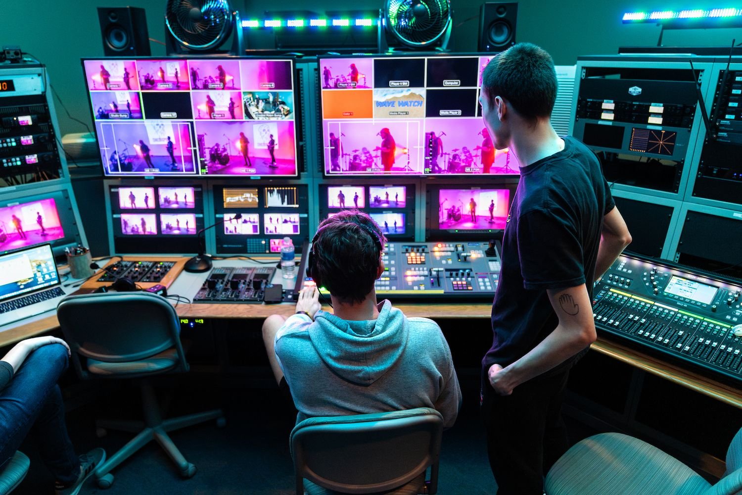 Students working in digital drip lab