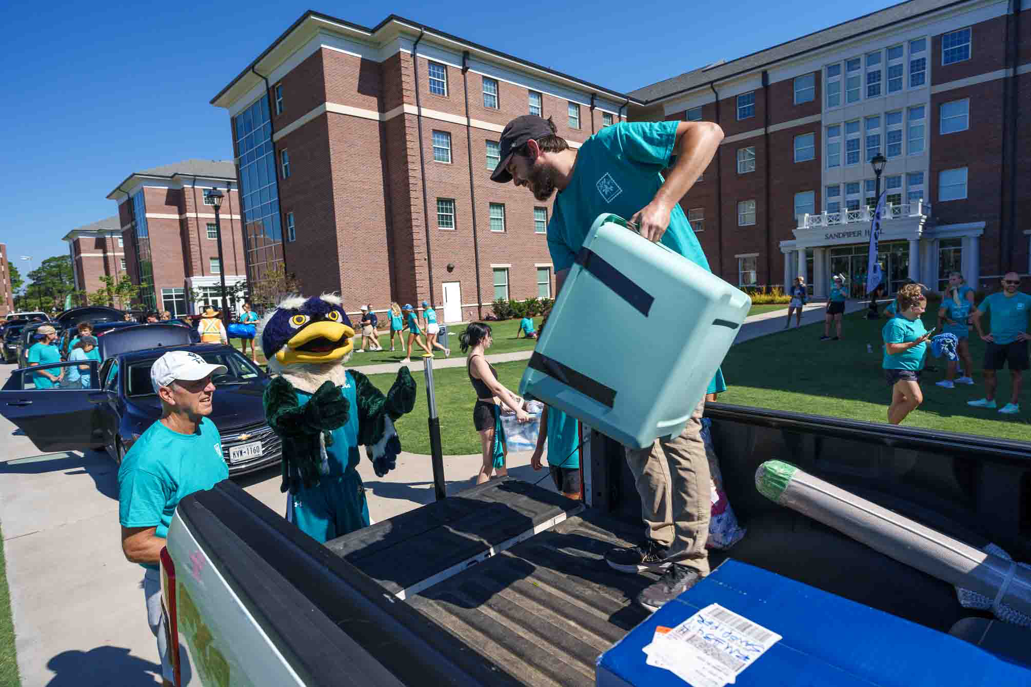  UNCW's 2023-24 academic year will begin with the traditional freshmen move-in days, followed by a series of signature back-to-school events known as UNCWelcome.  