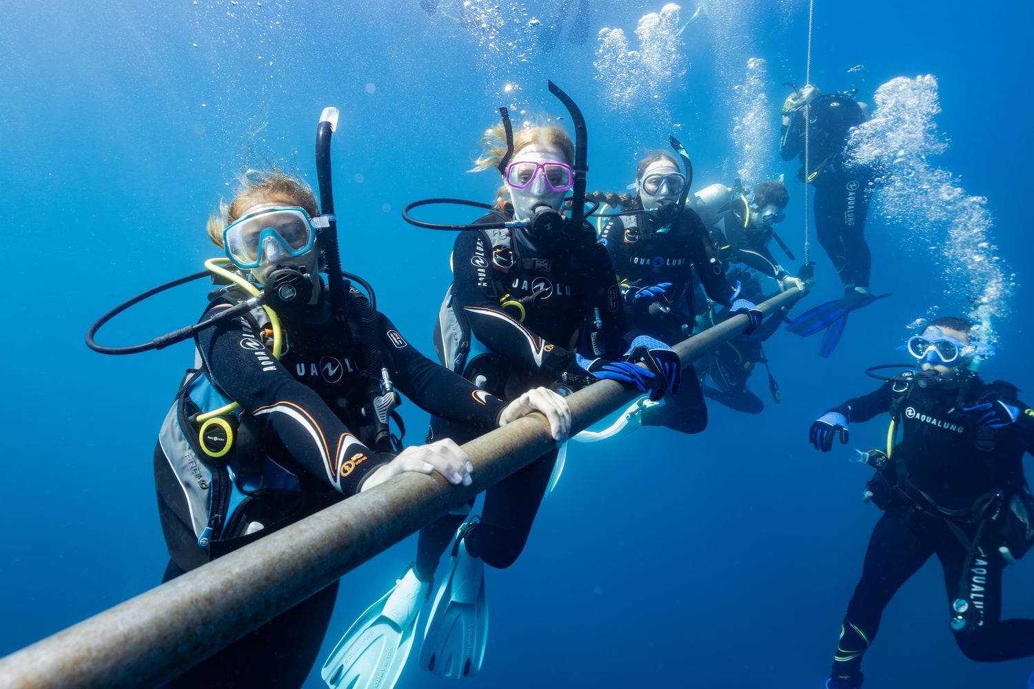 Oceans 17 students diving and completing their Advanced Open Water PADI certification.